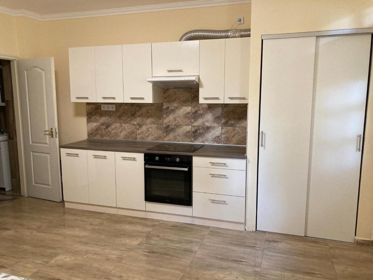 Roland Apartmant Zuglo Budapest Esterno foto