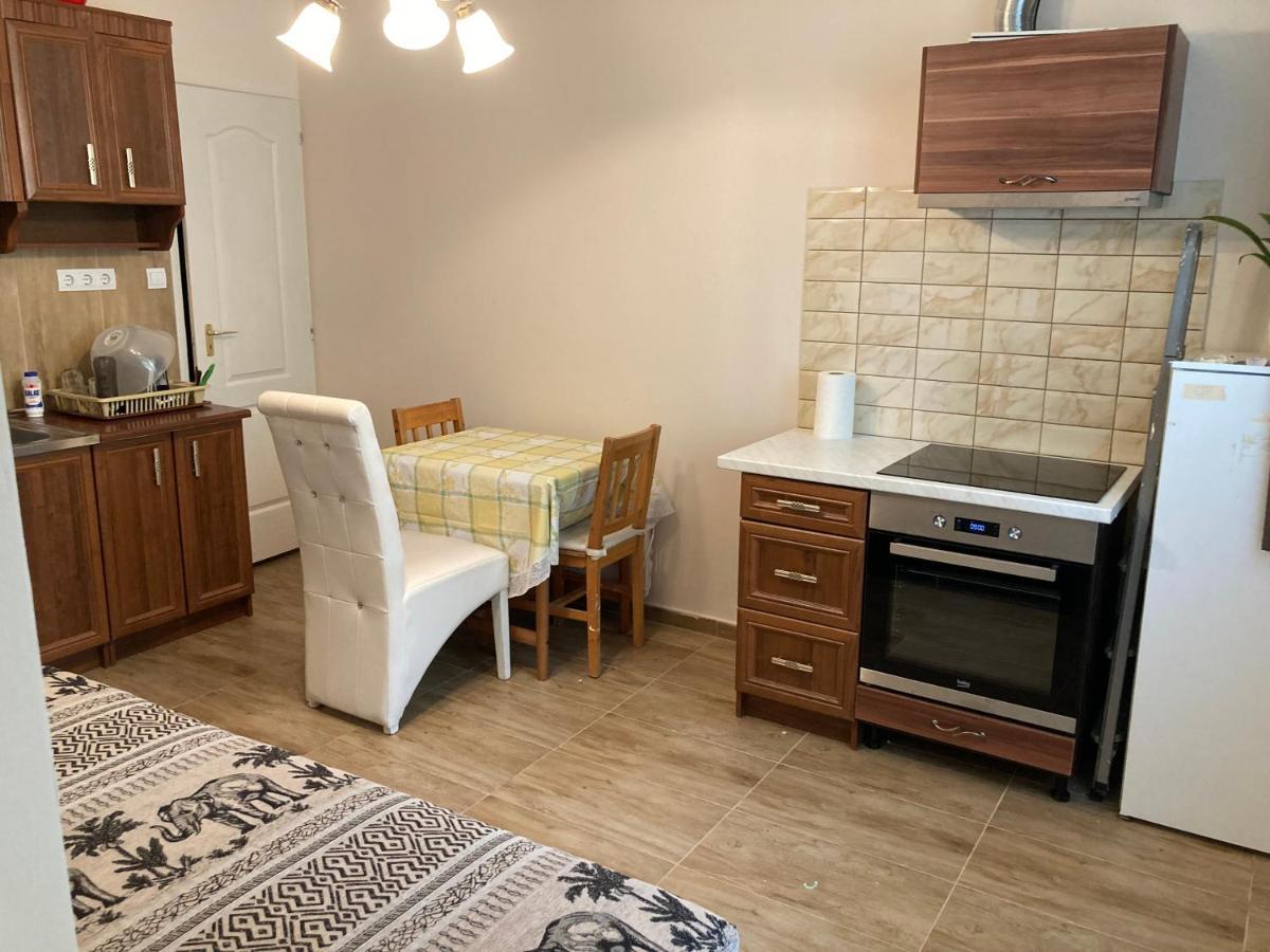 Roland Apartmant Zuglo Budapest Esterno foto