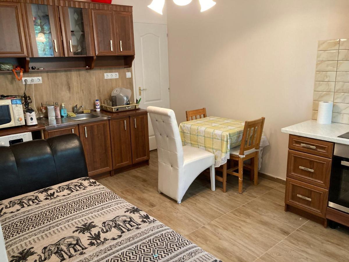 Roland Apartmant Zuglo Budapest Esterno foto