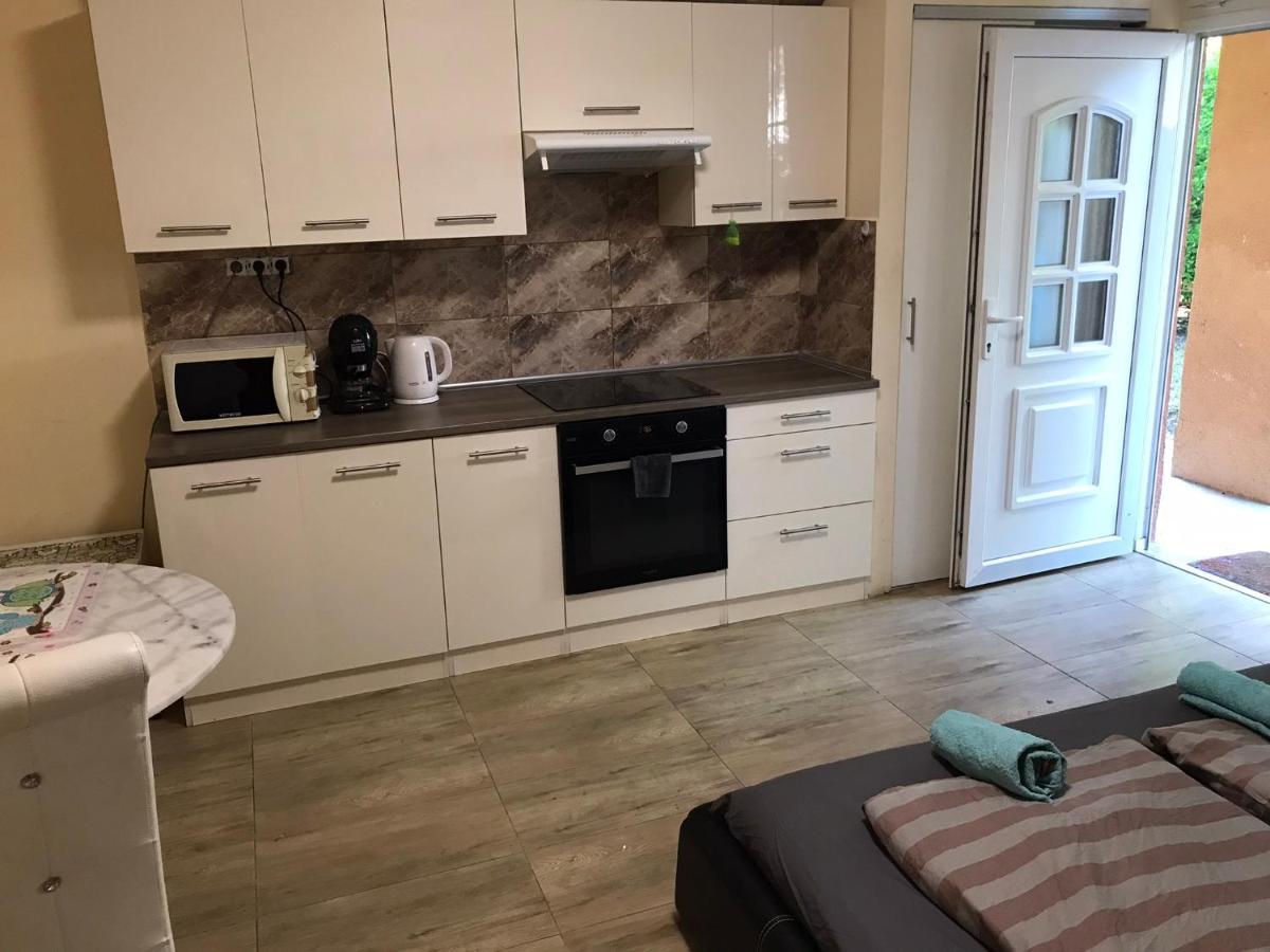 Roland Apartmant Zuglo Budapest Esterno foto